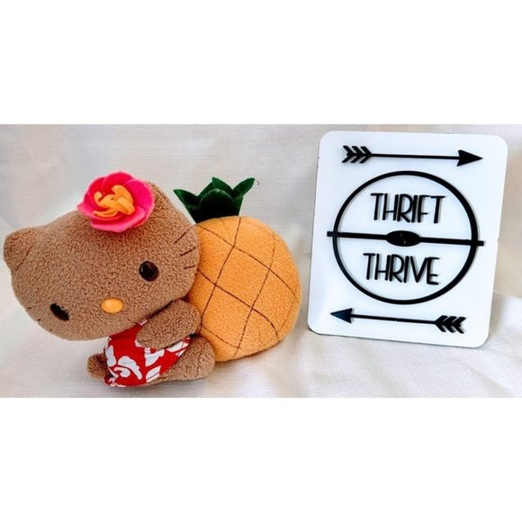 RARE Hawaiian hello kitty with pineapple - Picture 1 of 3